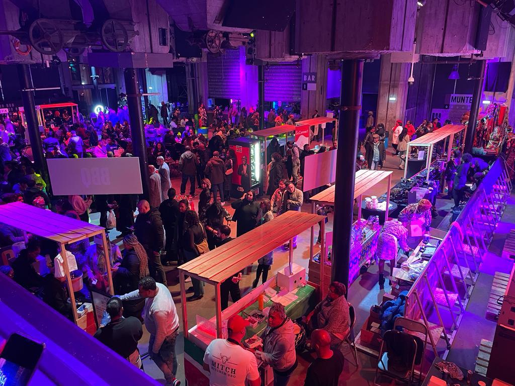 Druk bezochte foodcourt van Brasadag in Maassilo